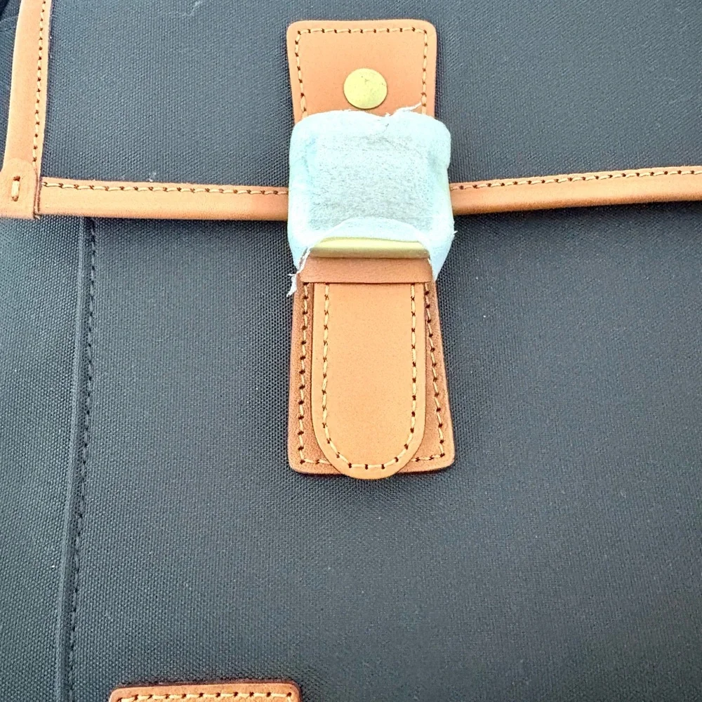 Hartmann New Men’s travel Crossbody Briefcase ( Hudson belting style)